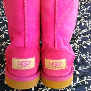 Little girls Ugg boots!